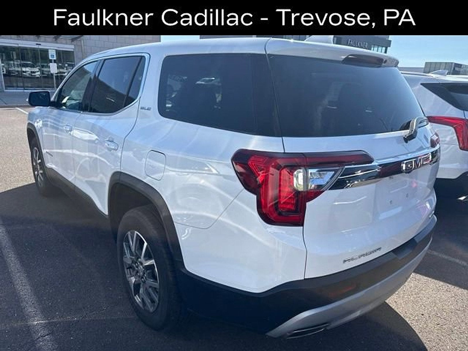 2023 GMC Acadia SLE
