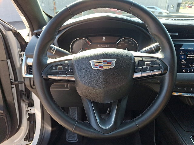 2022 Cadillac XT4 AWD Premium Luxury