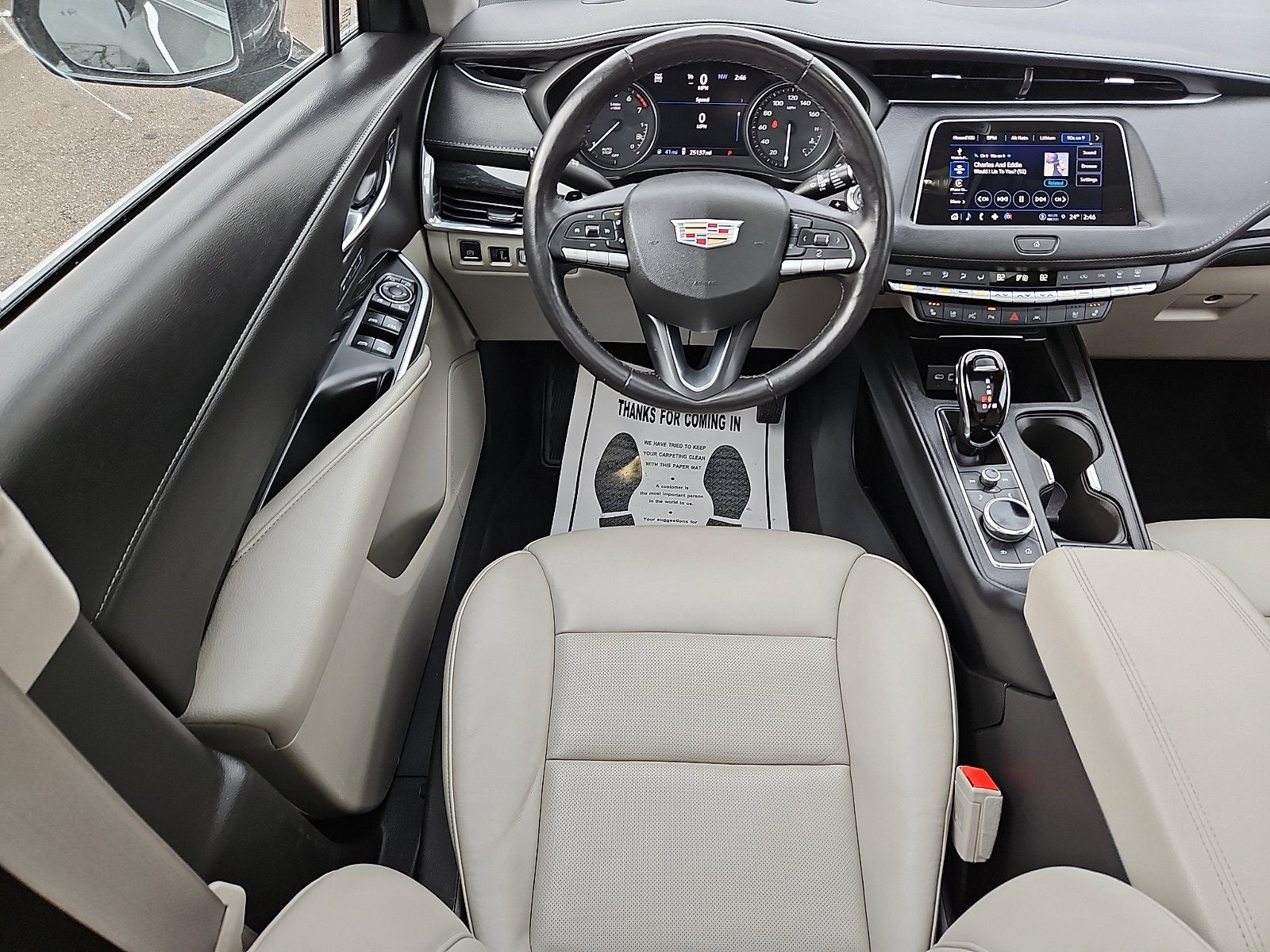 2022 Cadillac XT4 Premium Luxury