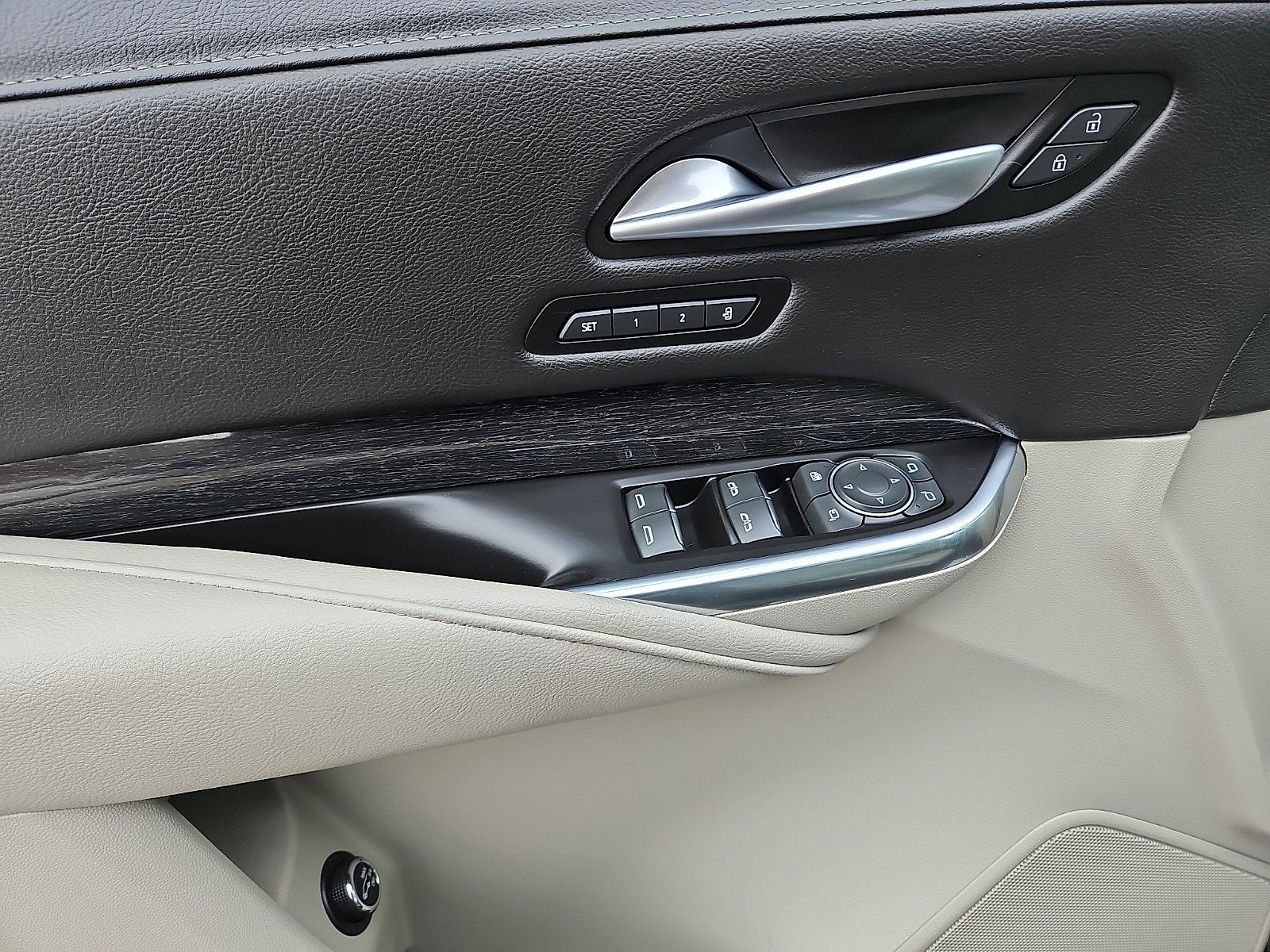 2022 Cadillac XT4 Premium Luxury