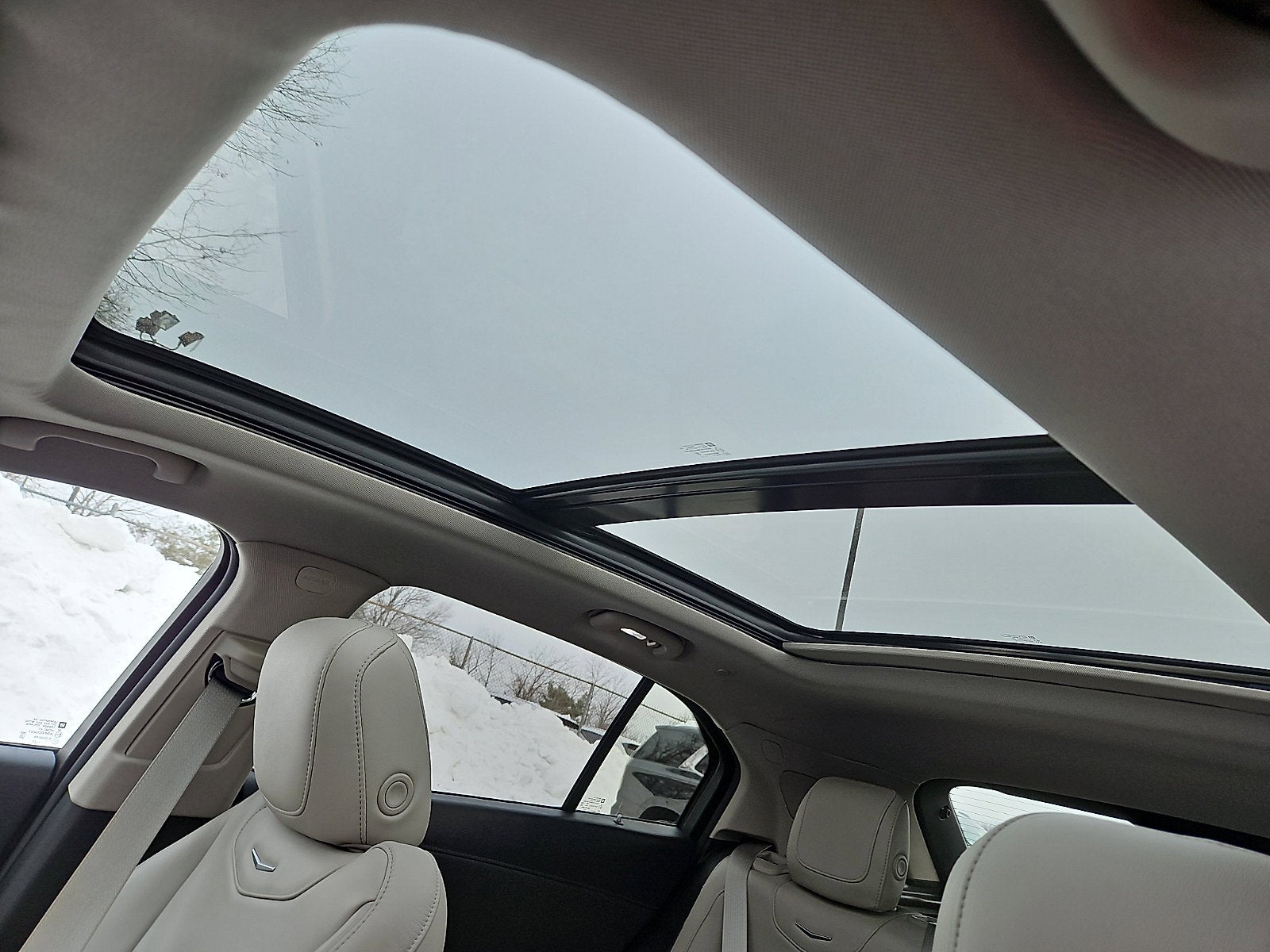 2022 Cadillac XT4 Premium Luxury