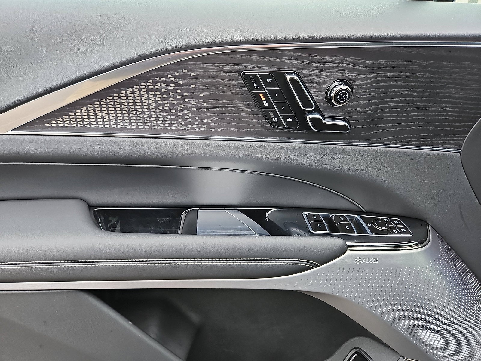 2023 Cadillac LYRIQ Luxury