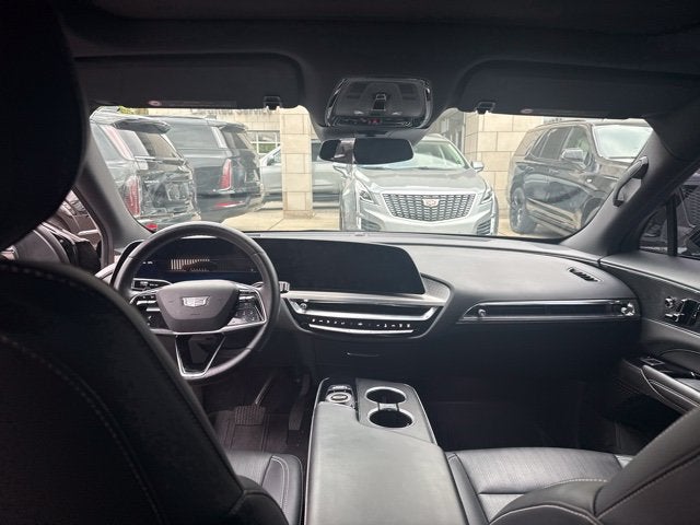 2024 Cadillac LYRIQ Luxury 1