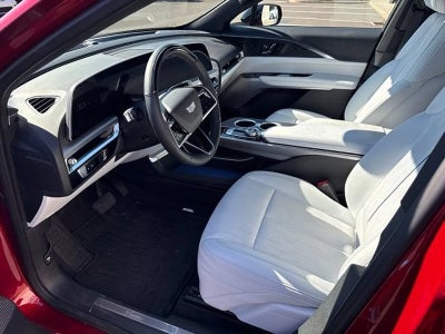 2024 Cadillac LYRIQ Luxury 2
