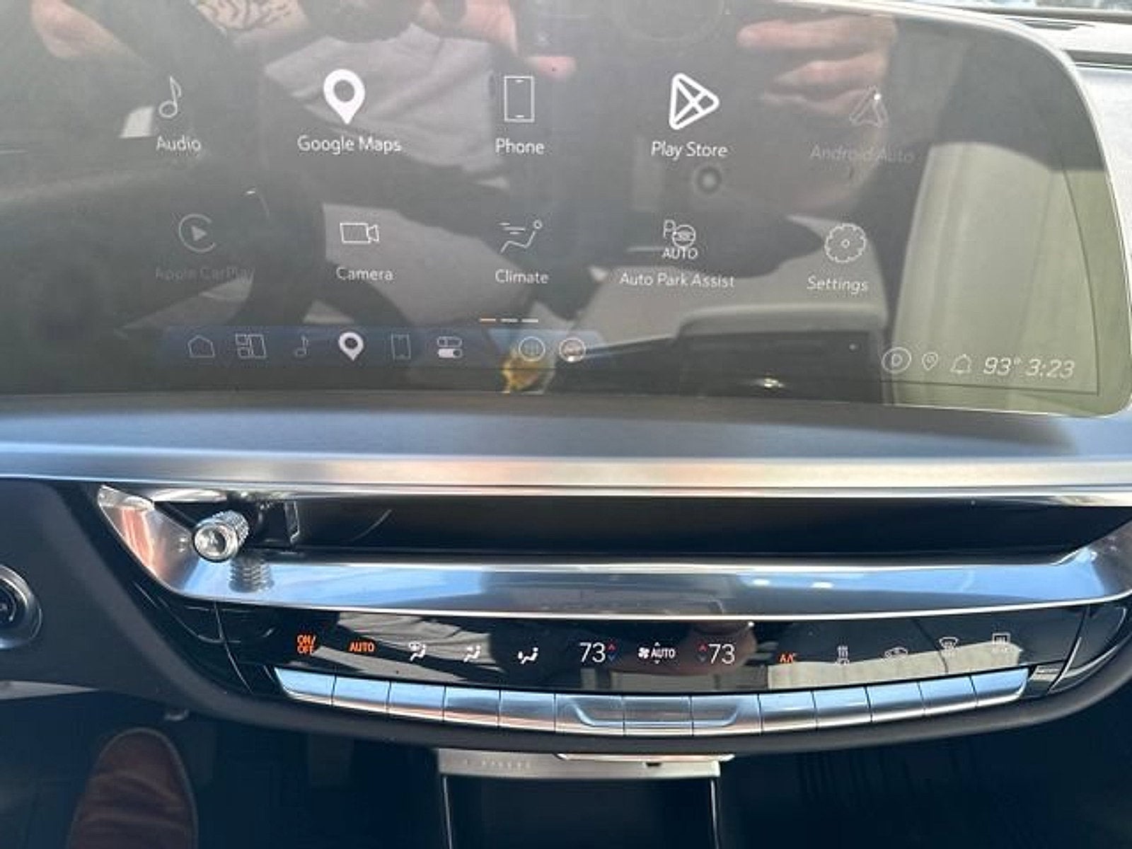 2024 Cadillac LYRIQ Luxury 2