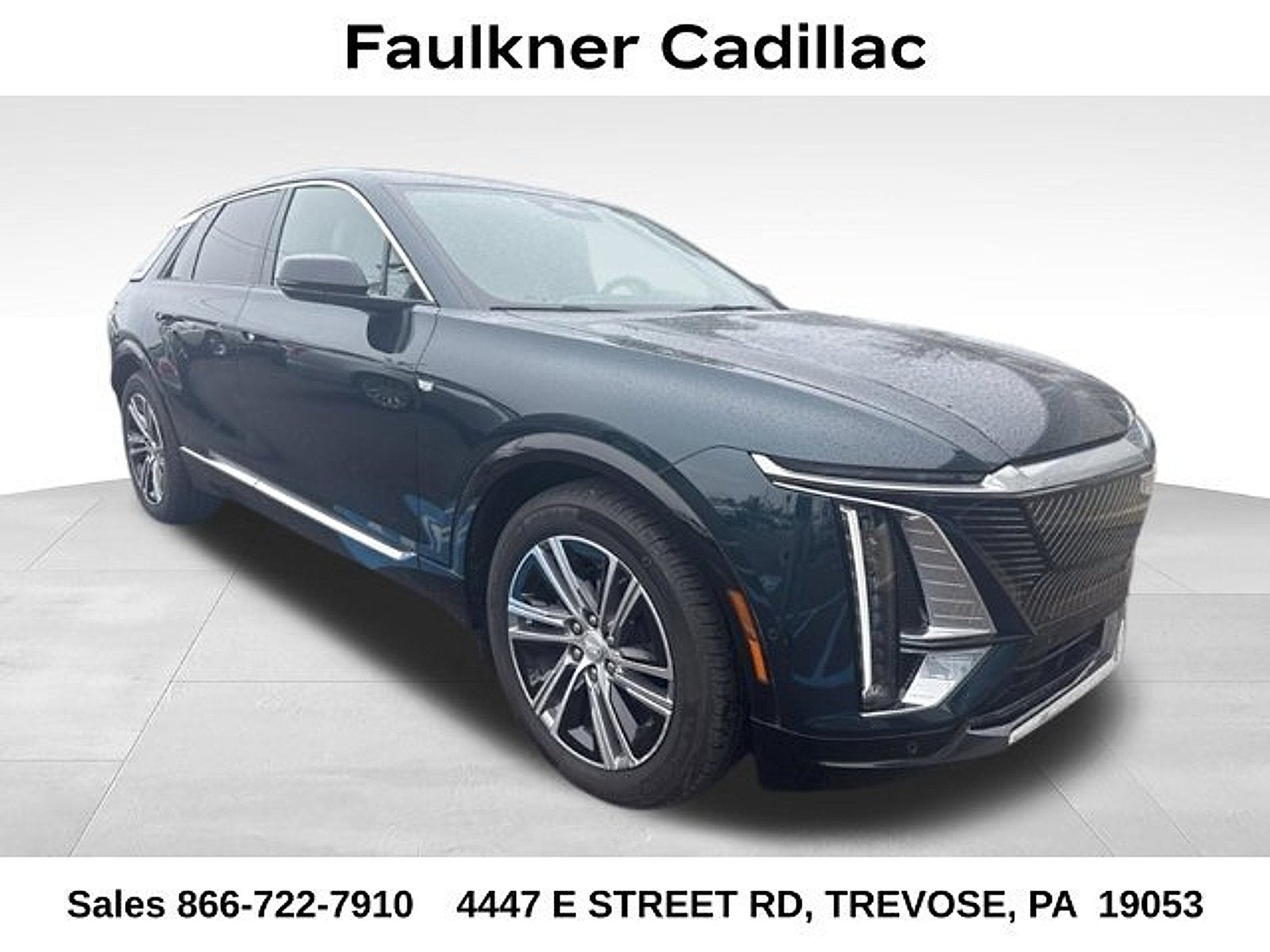 2024 Cadillac LYRIQ Luxury 2