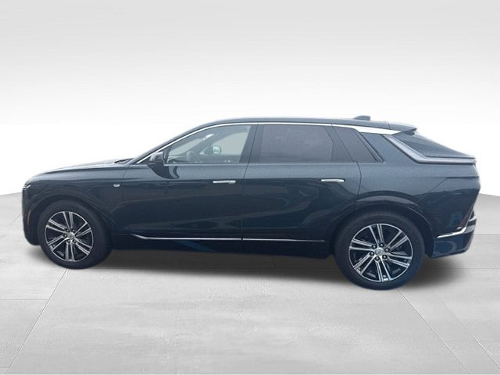 2024 Cadillac LYRIQ Luxury 2