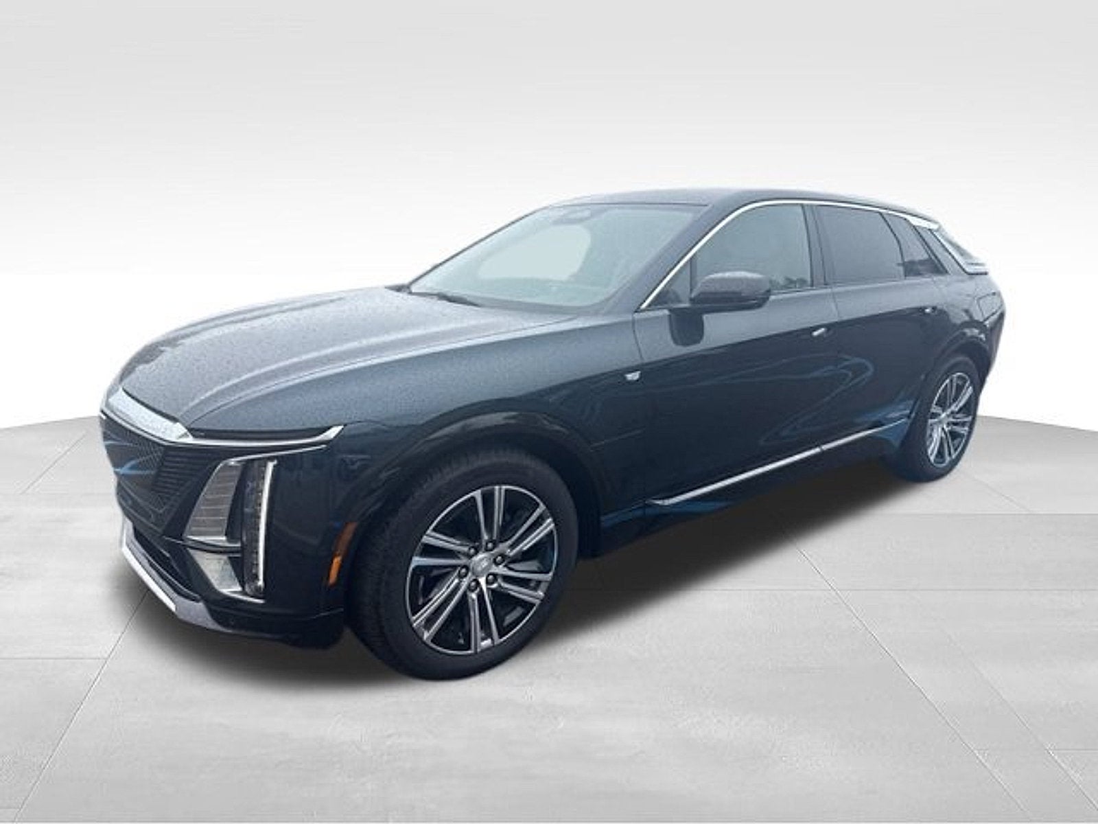 2024 Cadillac LYRIQ Luxury 2