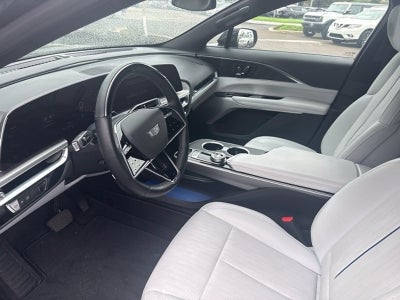 2024 Cadillac LYRIQ Luxury 2