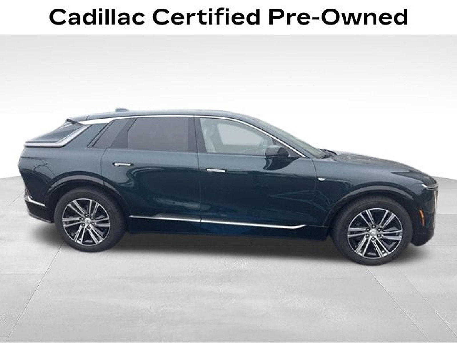 2024 Cadillac LYRIQ Luxury 2