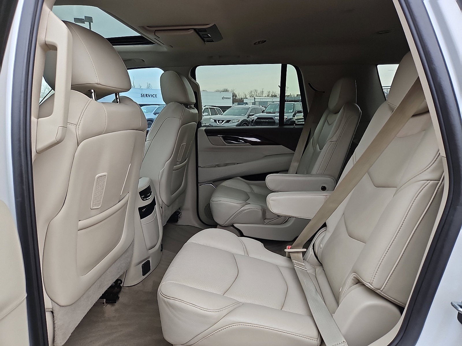 2016 Cadillac Escalade Luxury Collection
