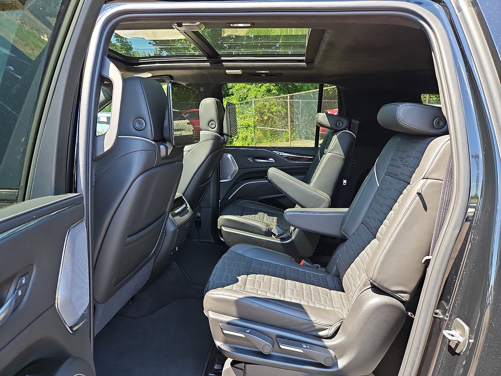 2024 Cadillac Escalade ESV Sport Platinum