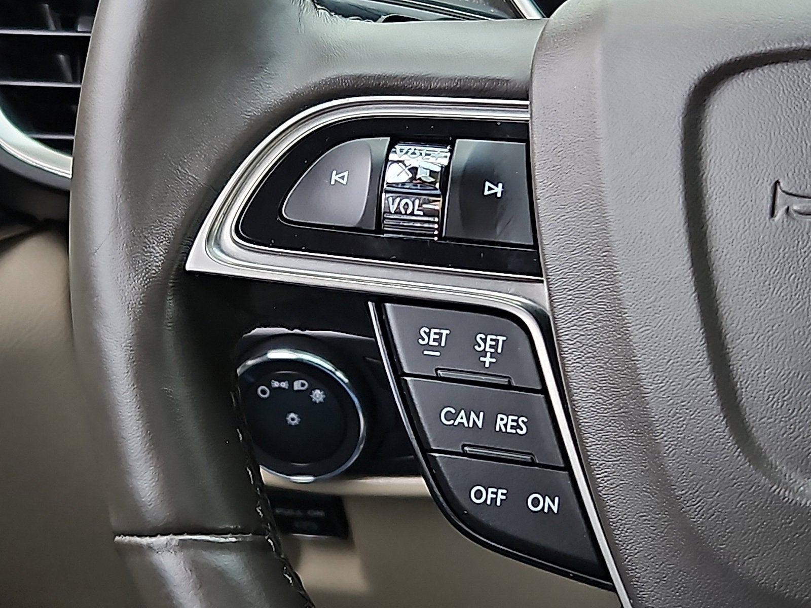 2019 Lincoln Nautilus Select