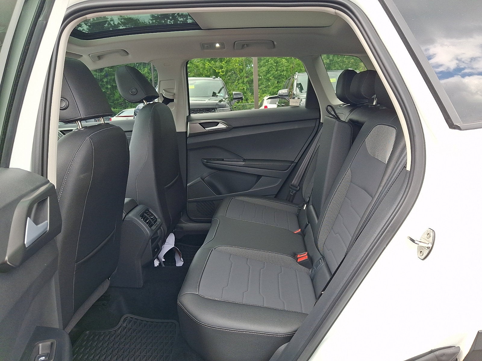 2025 Volkswagen Taos SE Black