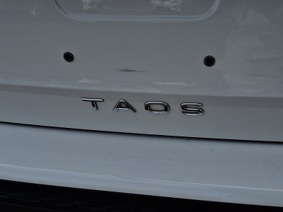 2025 Volkswagen Taos SE Black