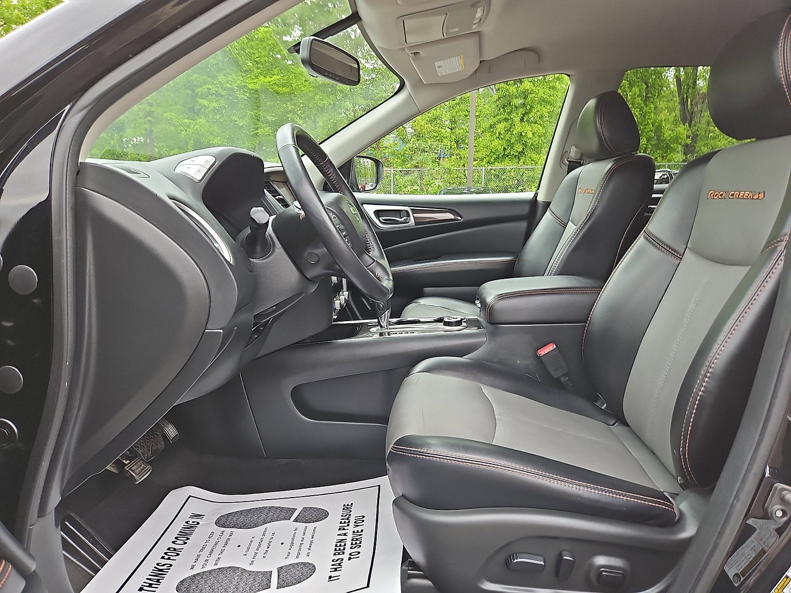 2020 Nissan Pathfinder SL