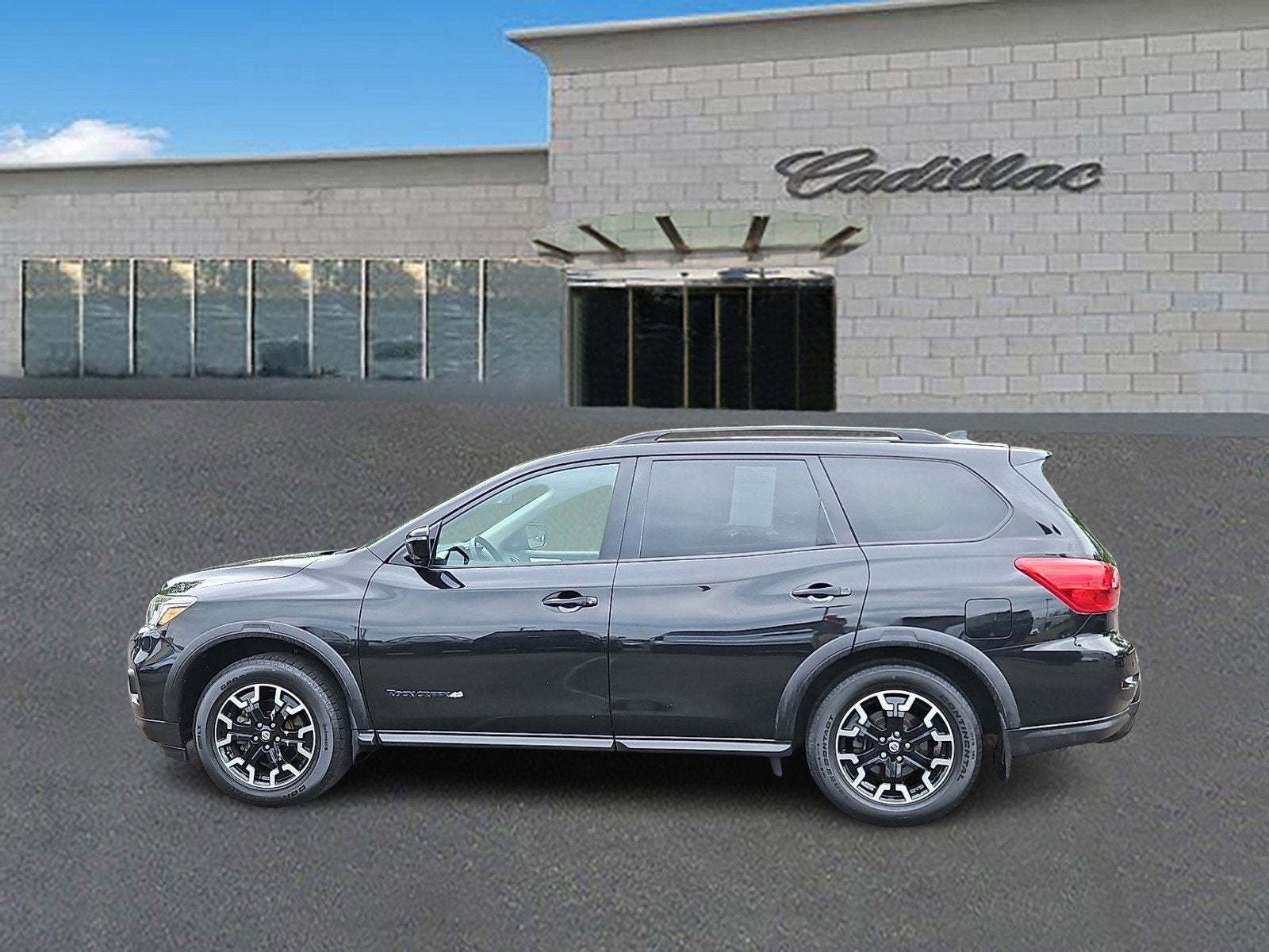 2020 Nissan Pathfinder SL