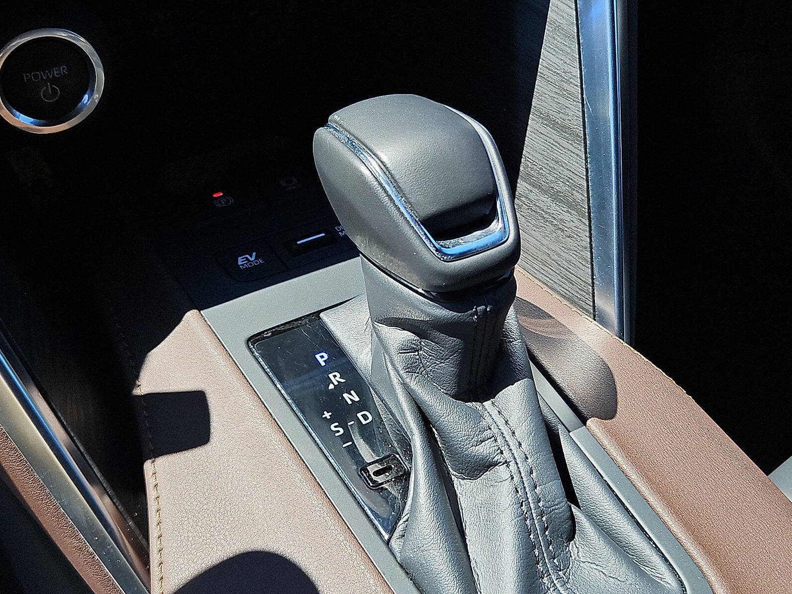 2024 Toyota Venza LE