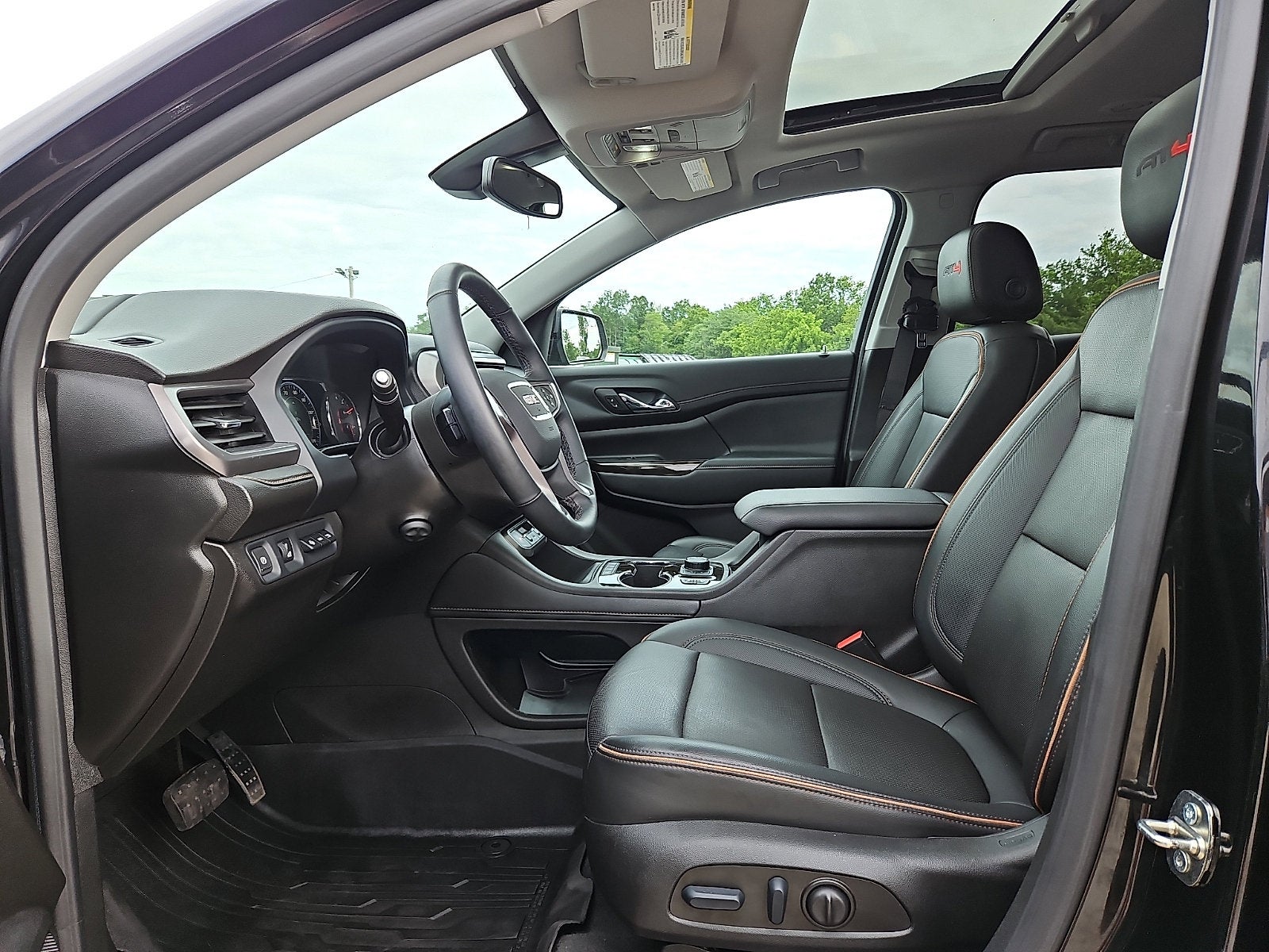 2023 GMC Acadia AT4
