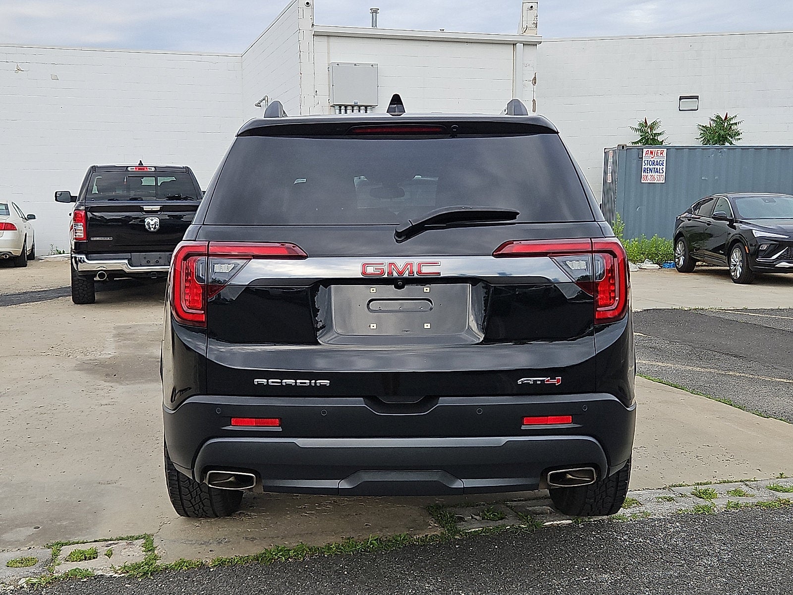 2023 GMC Acadia AT4