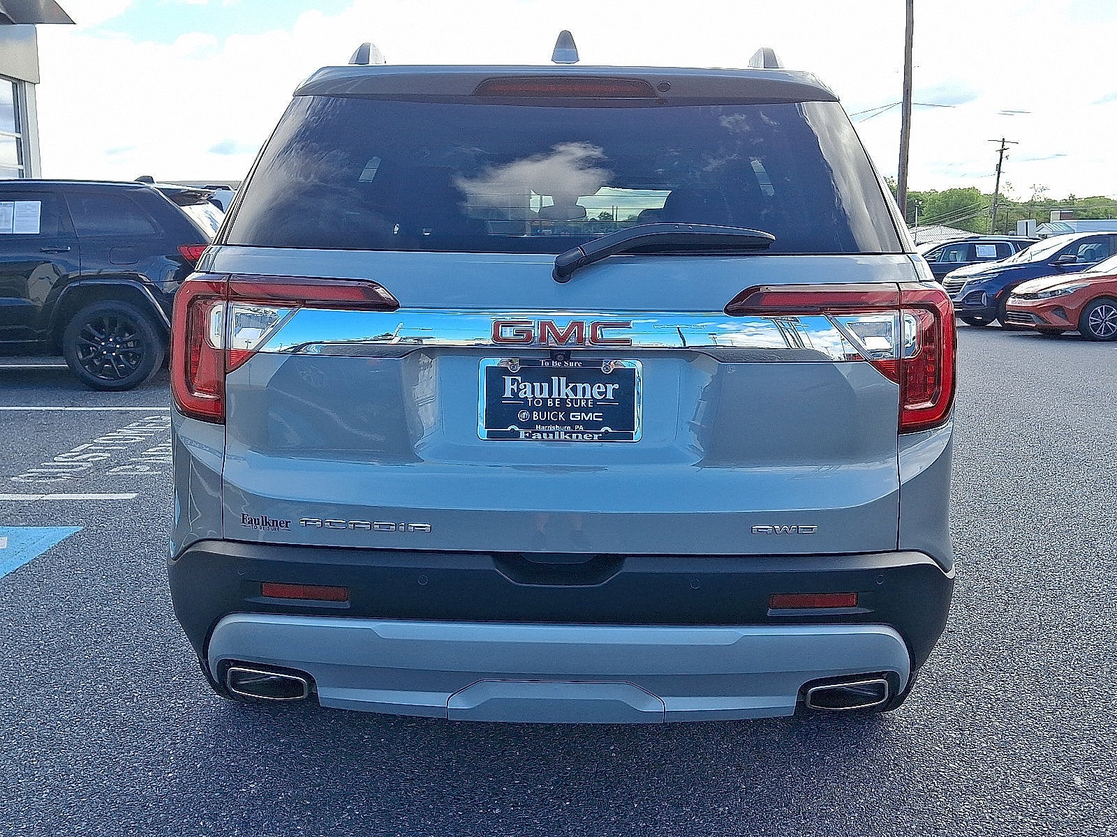 2023 GMC Acadia SLE