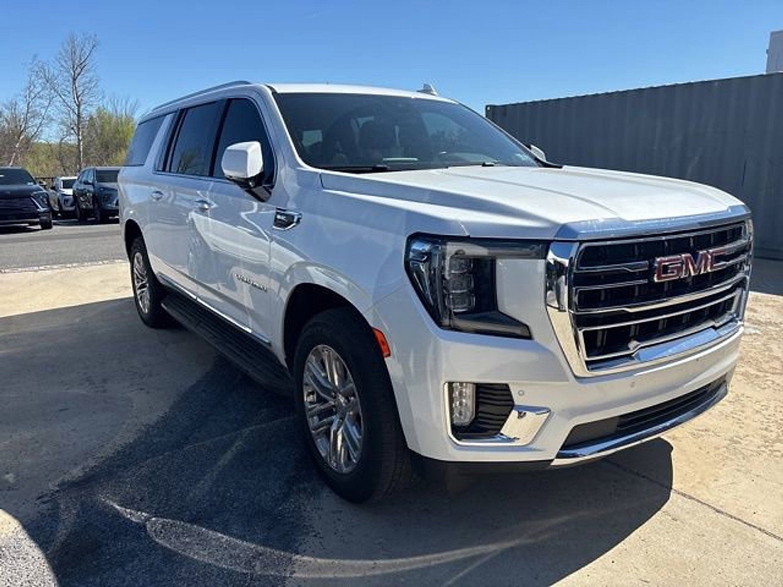 2023 GMC Yukon XL SLT