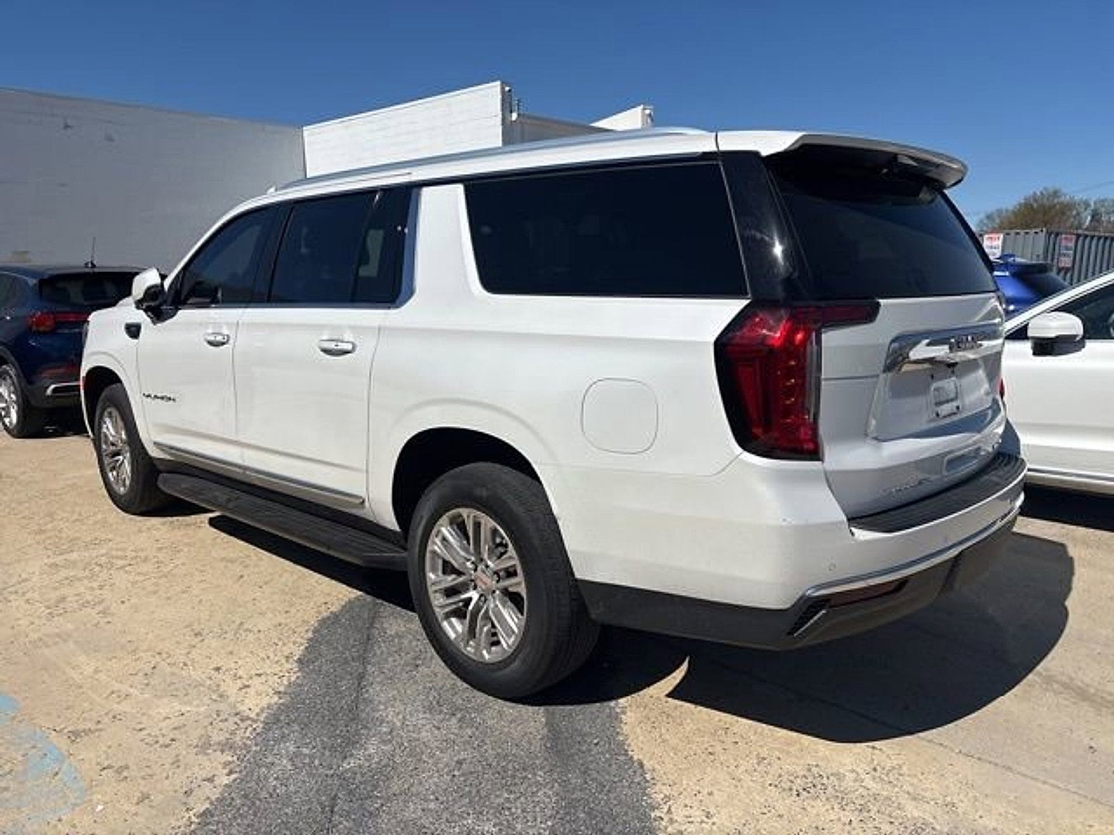 2023 GMC Yukon XL SLT