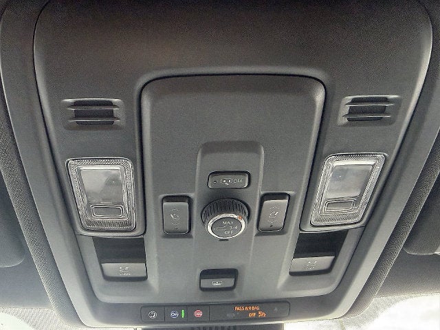 2025 Chevrolet Suburban LT