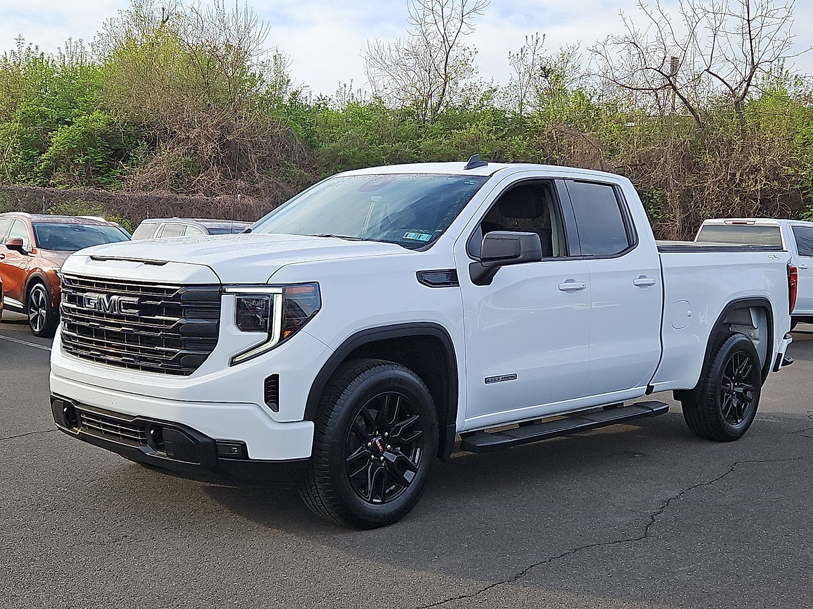 2024 GMC Sierra 1500 Elevation