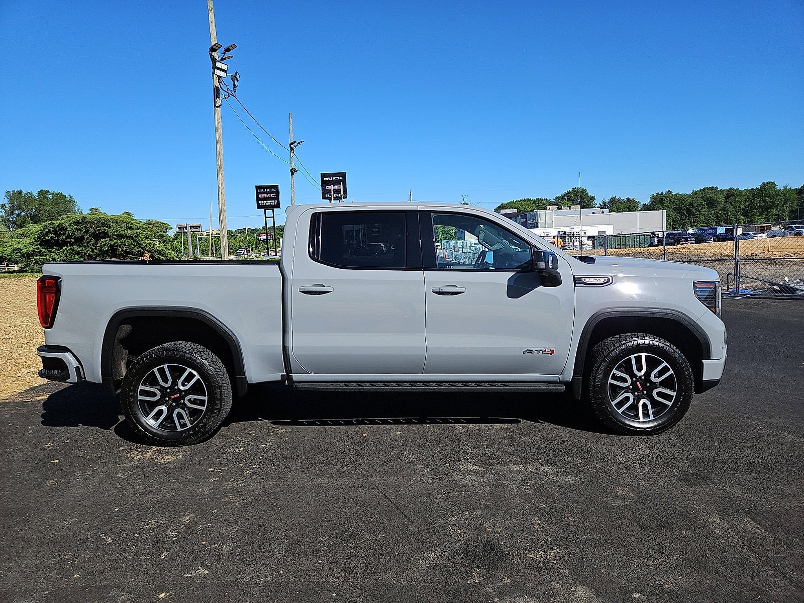 2025 GMC Sierra 1500 AT4