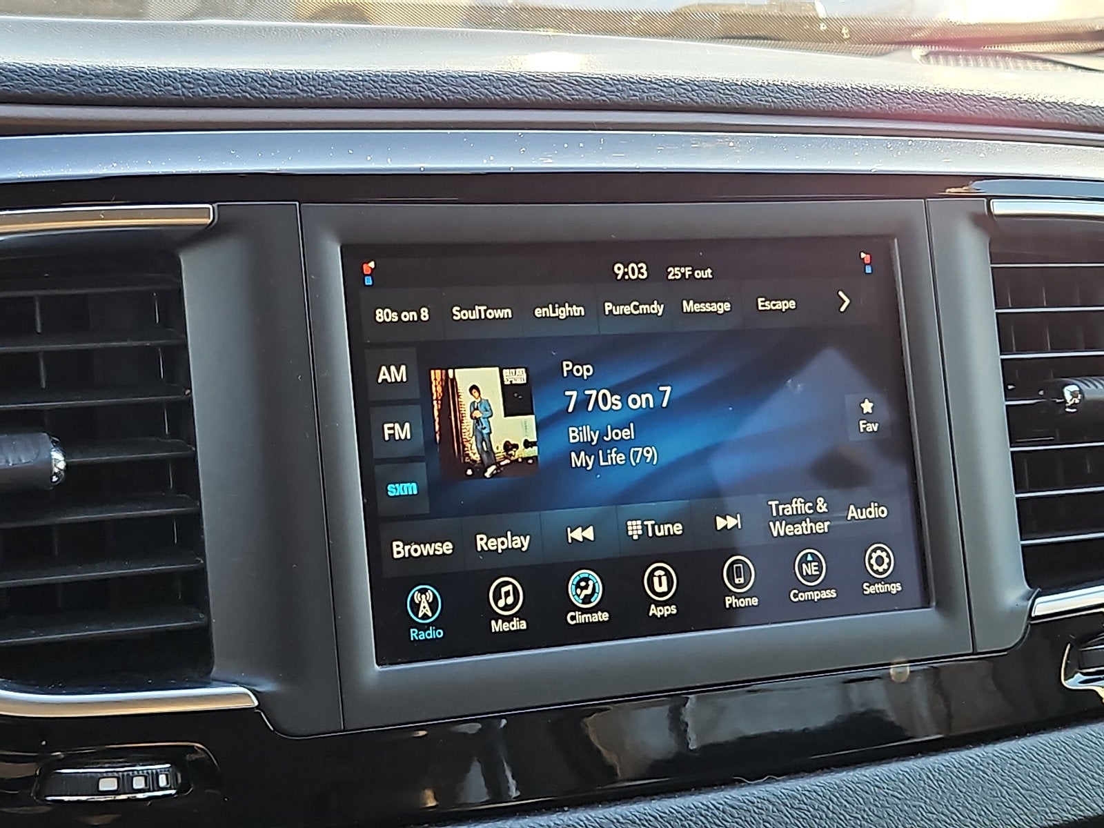 2020 Chrysler Voyager LXI