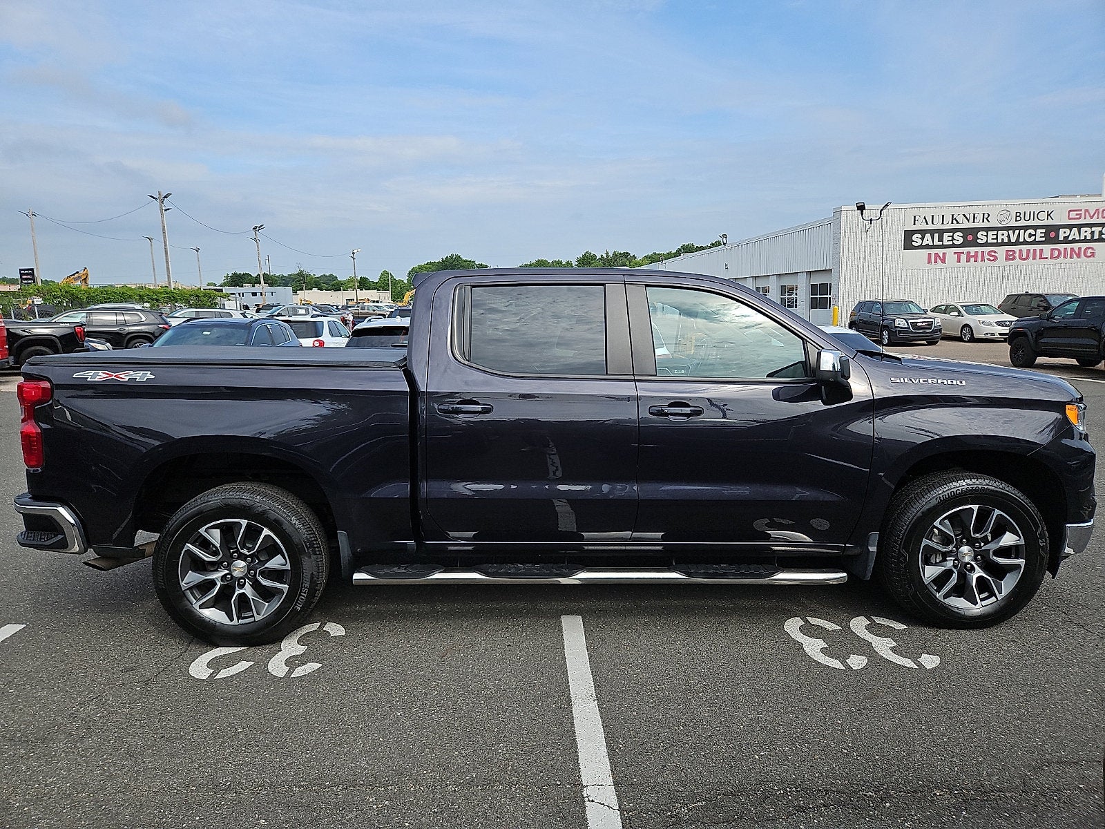 2023 Chevrolet Silverado 1500 LT (2FL)