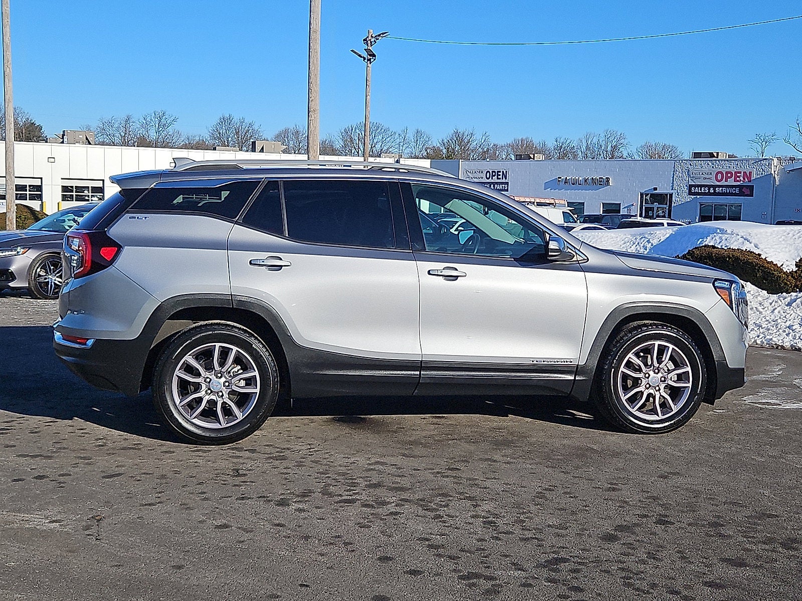 2023 GMC Terrain SLT