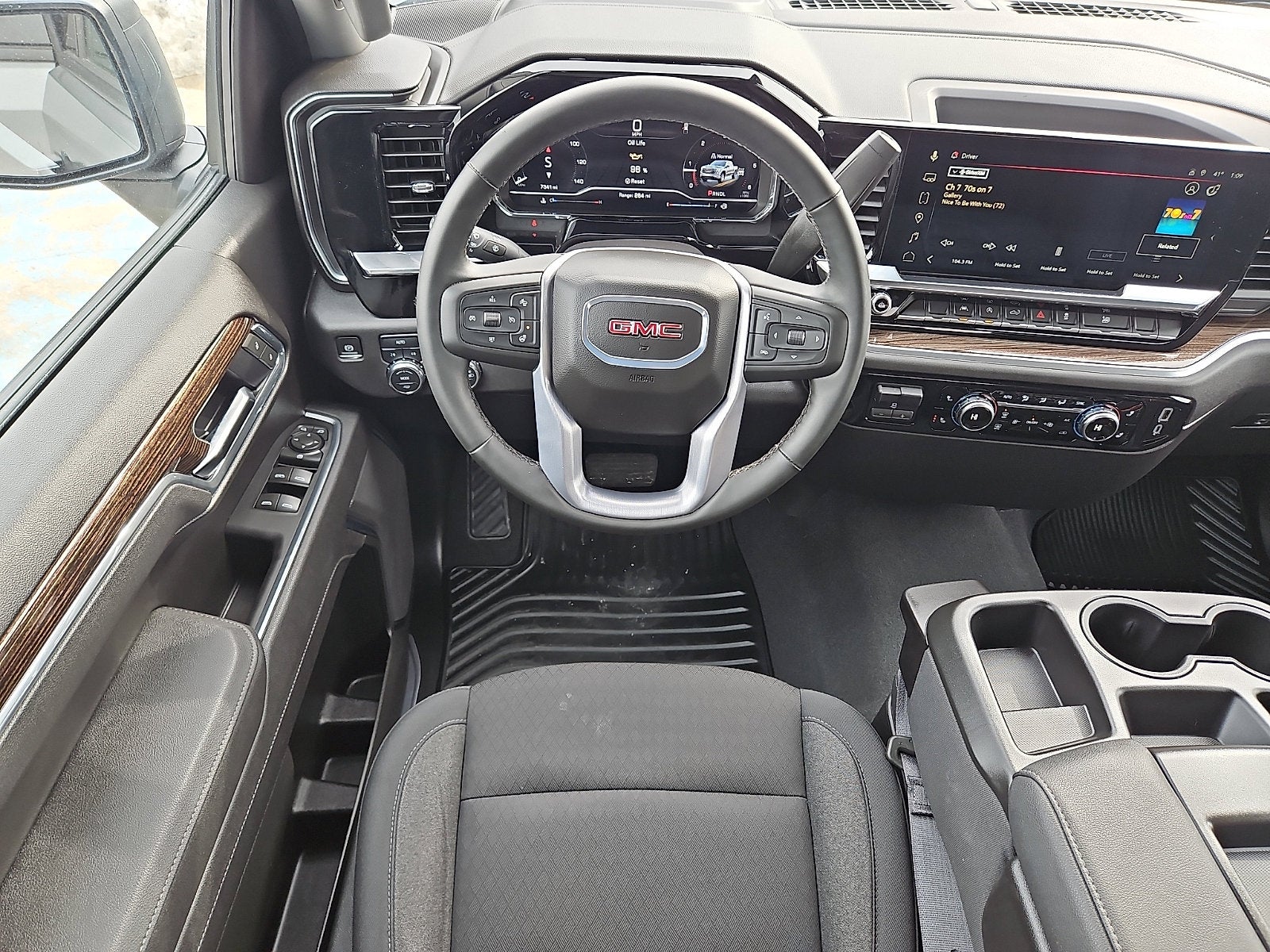 2025 GMC Sierra 1500 Elevation