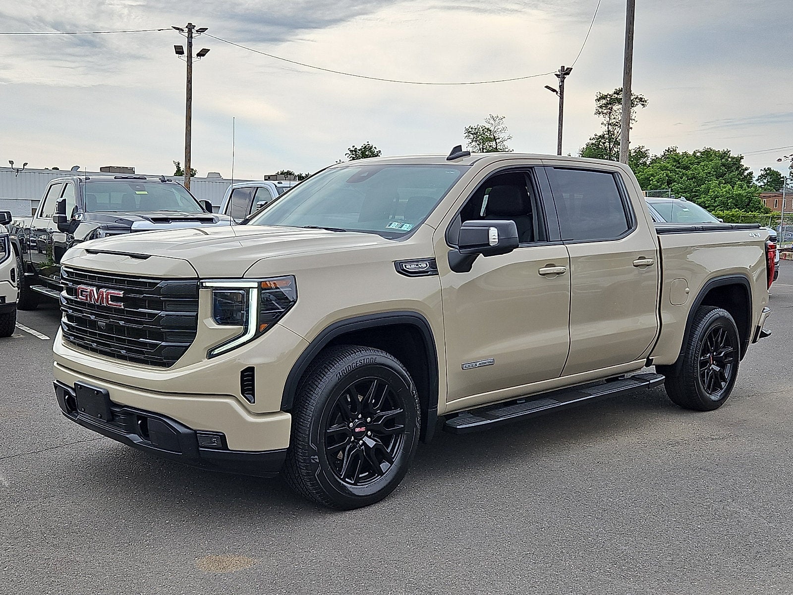 2023 GMC Sierra 1500 Elevation