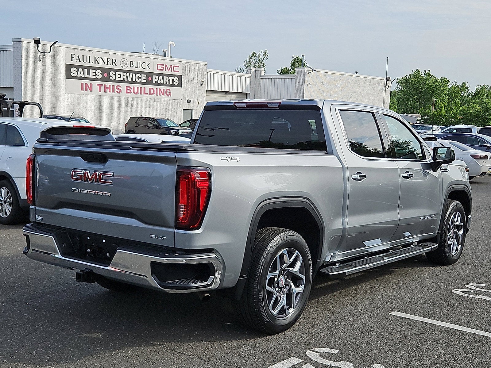 2023 GMC Sierra 1500 SLT
