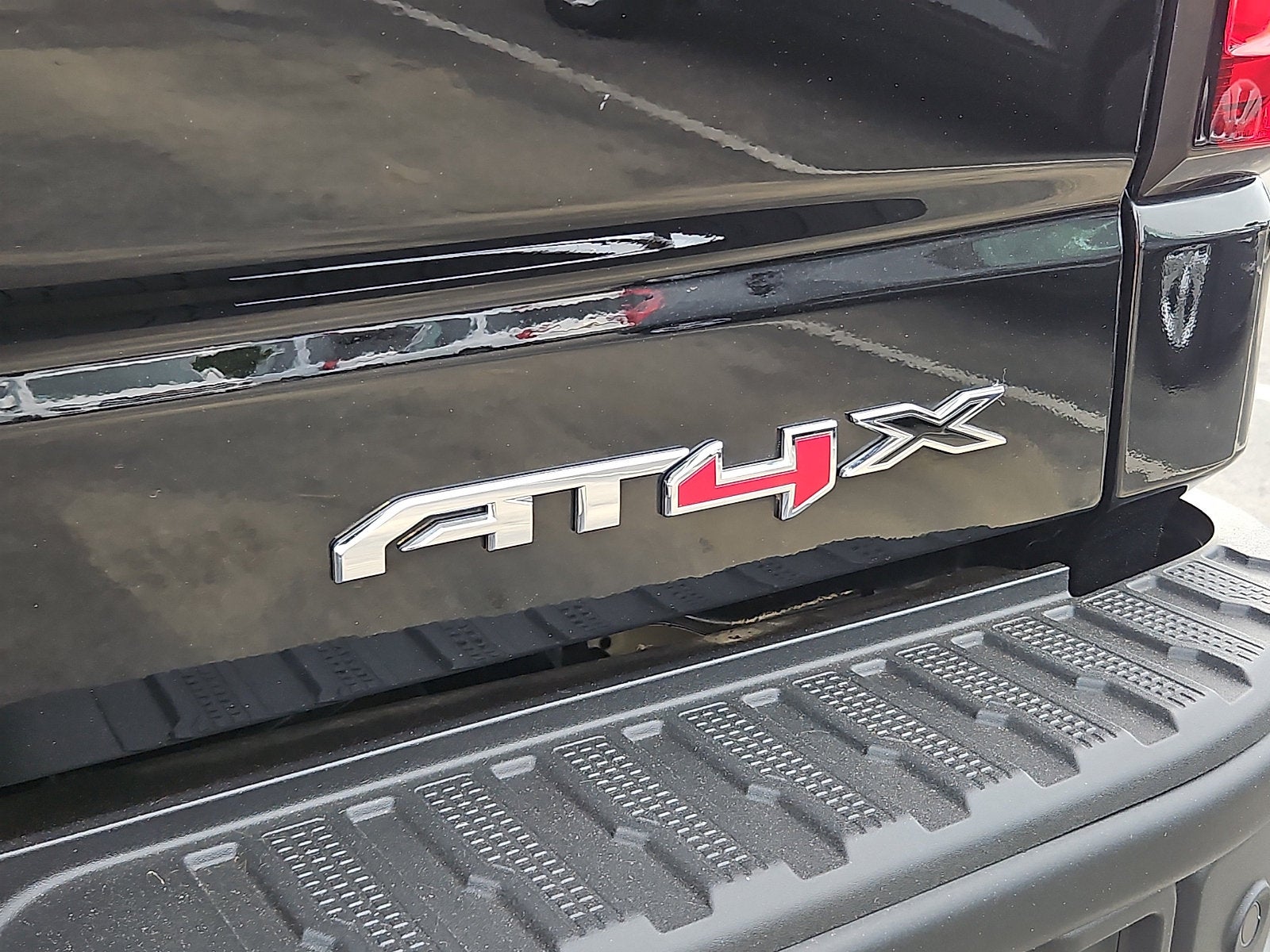2023 GMC Sierra 1500 AT4X
