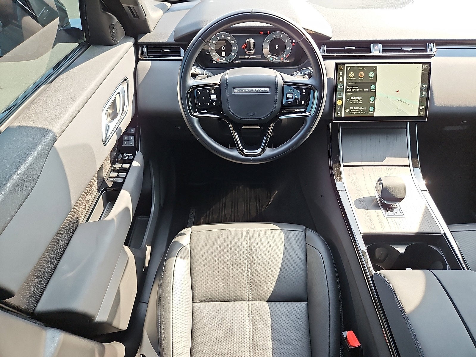 2025 Land Rover Range Rover Velar P250 Dynamic SE