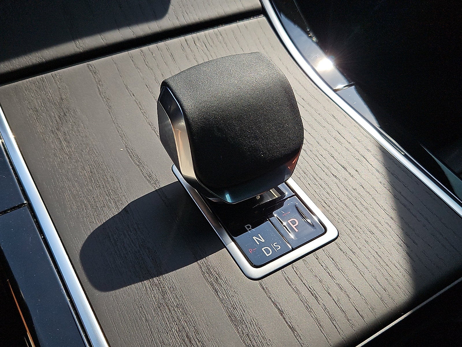 2025 Land Rover Range Rover Velar P250 Dynamic SE