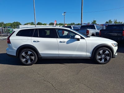 2020 Volvo V60 Cross Country T5