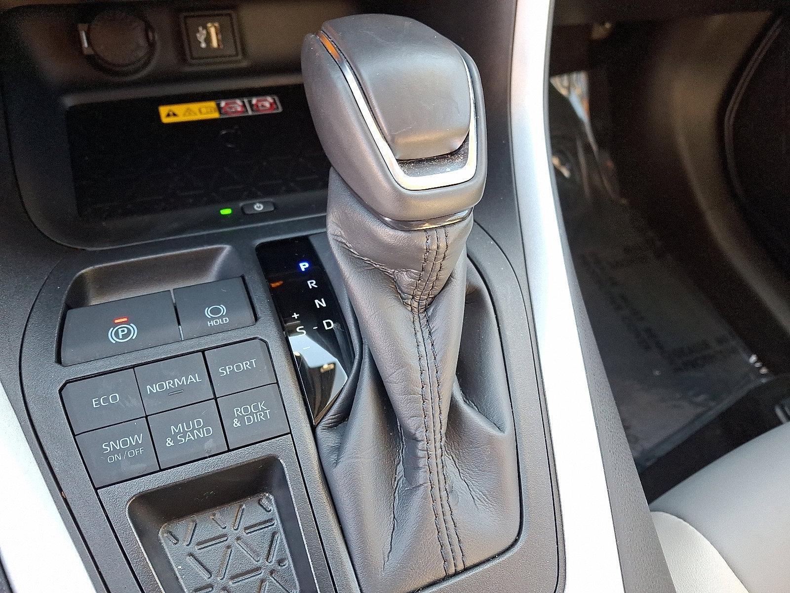 2025 Toyota RAV4 XLE Premium AWD (Natl)