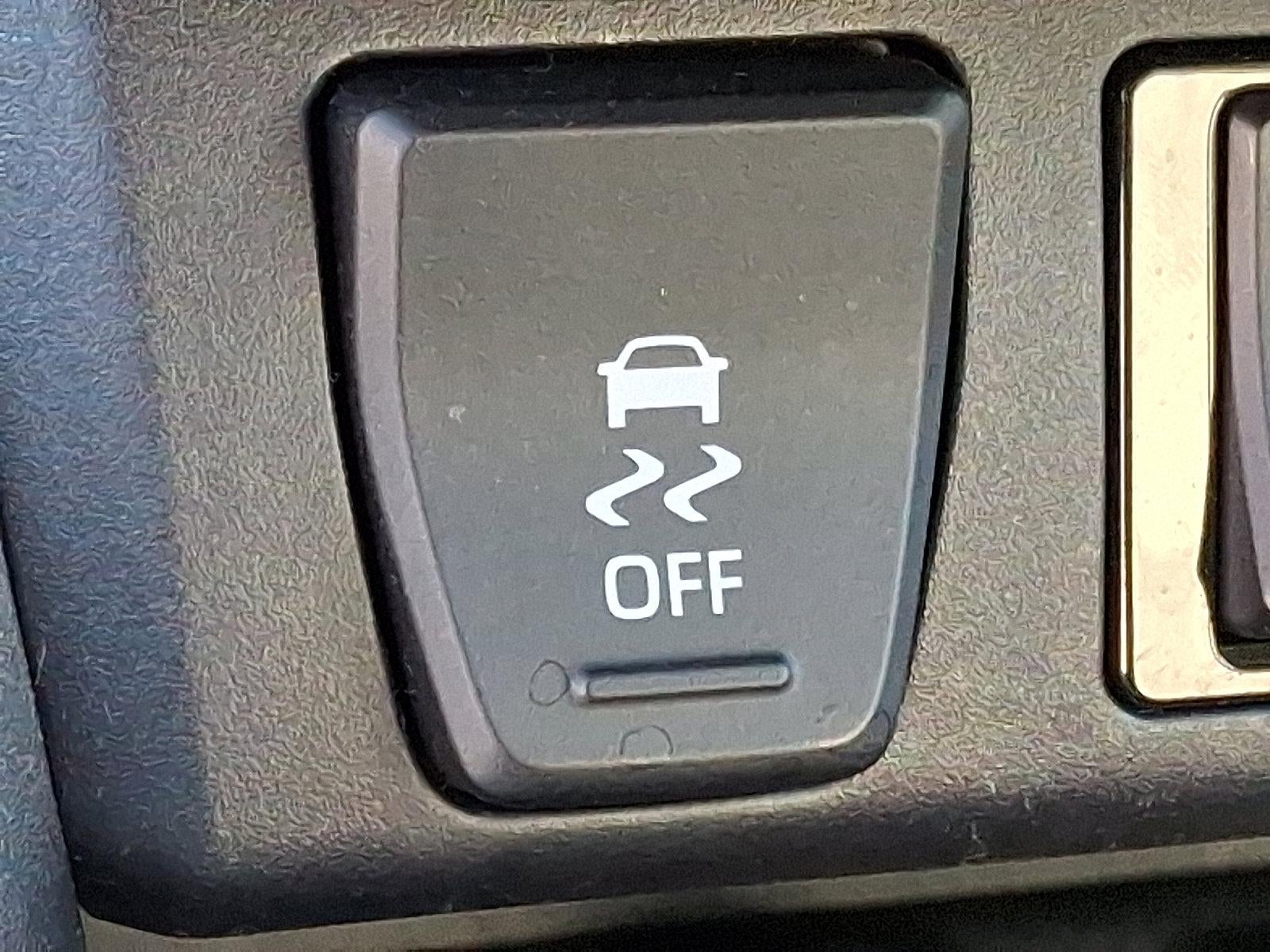 2025 Toyota RAV4 XLE Premium AWD (Natl)