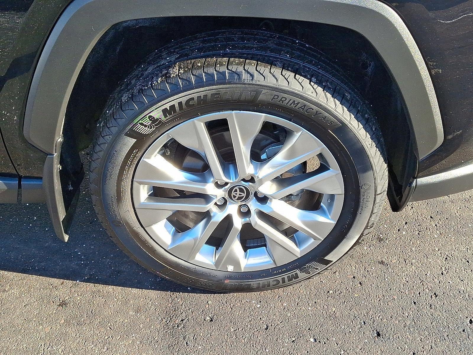 2025 Toyota RAV4 XLE Premium AWD (Natl)