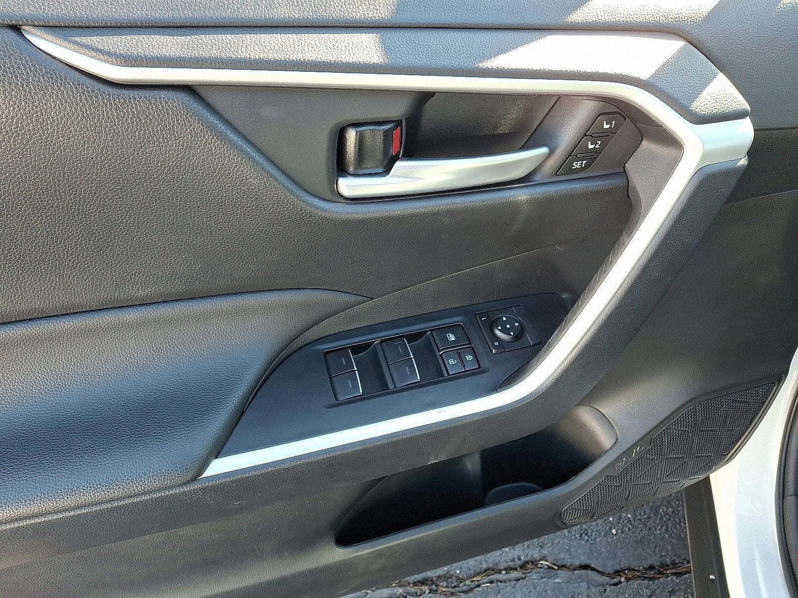 2025 Toyota RAV4 XLE Premium AWD (Natl)