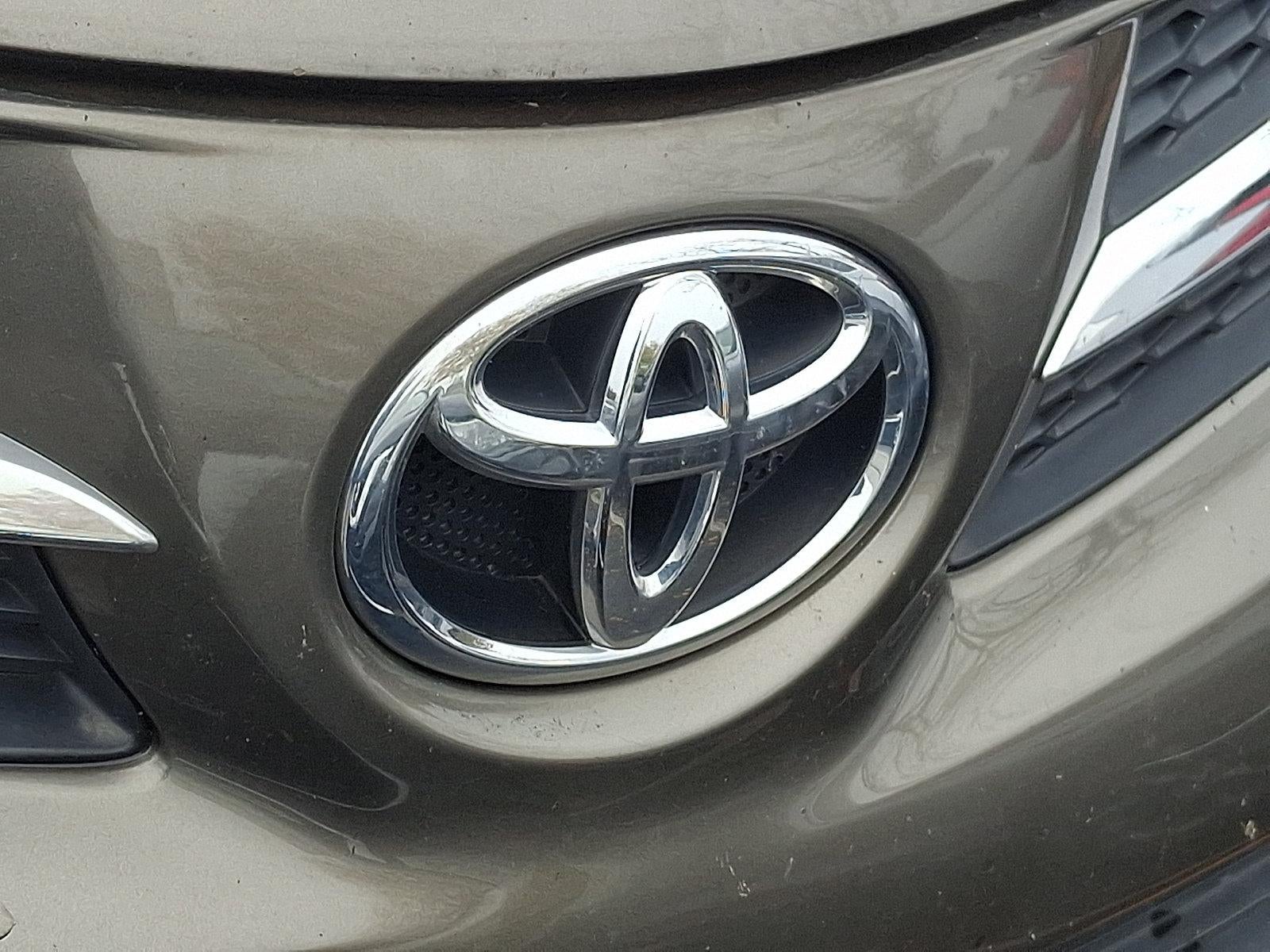 2015 Toyota RAV4 AWD 4dr LE (Natl)