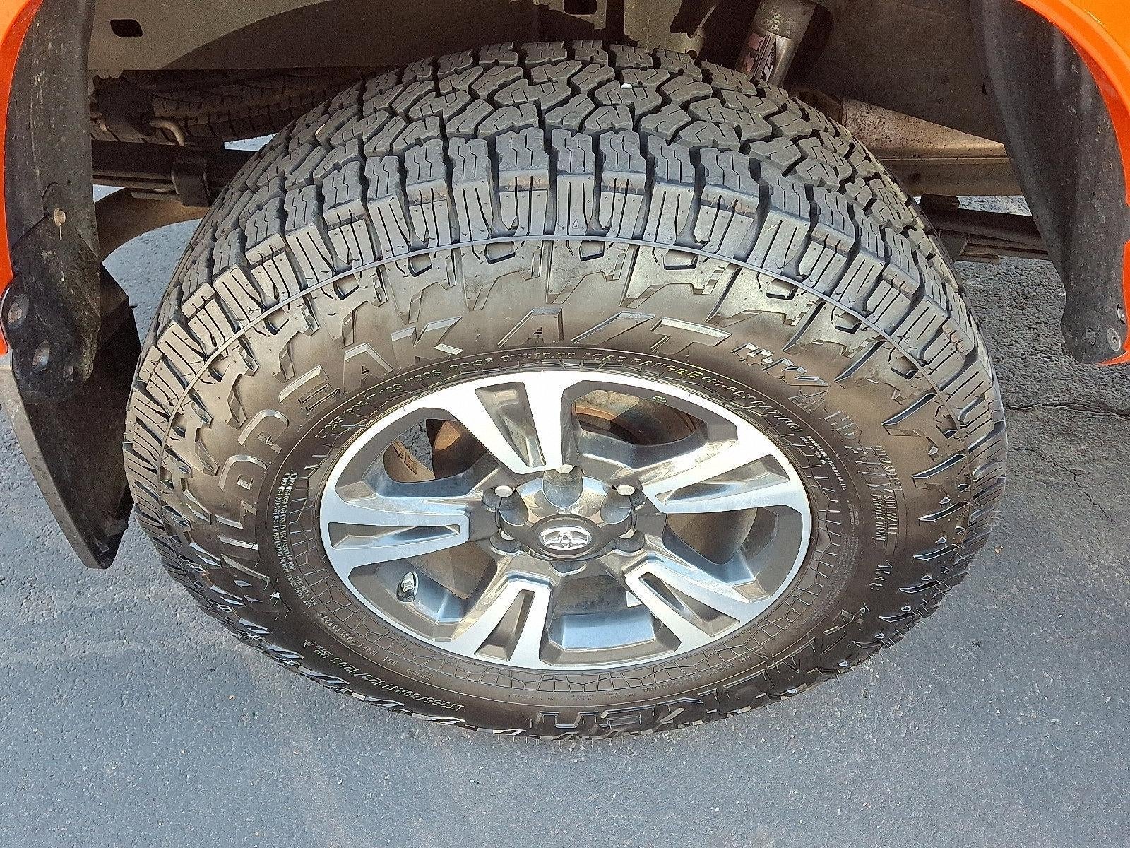 2017 Toyota Tacoma TRD Off Road Double Cab 5' Bed V6 4x4 MT (Natl)