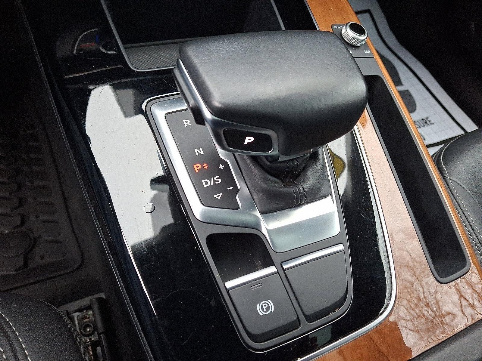 2022 Audi Q5 S line Premium 45 TFSI quattro