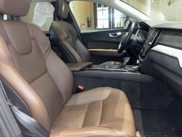 2018 Volvo XC60 T5 AWD Momentum