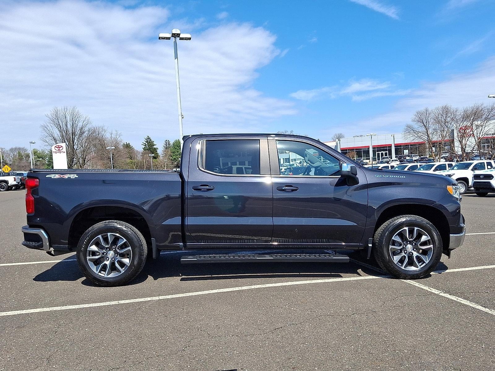 2022 Chevrolet Silverado 1500 Crew Cab Short Box 4-Wheel Drive LT 2FL