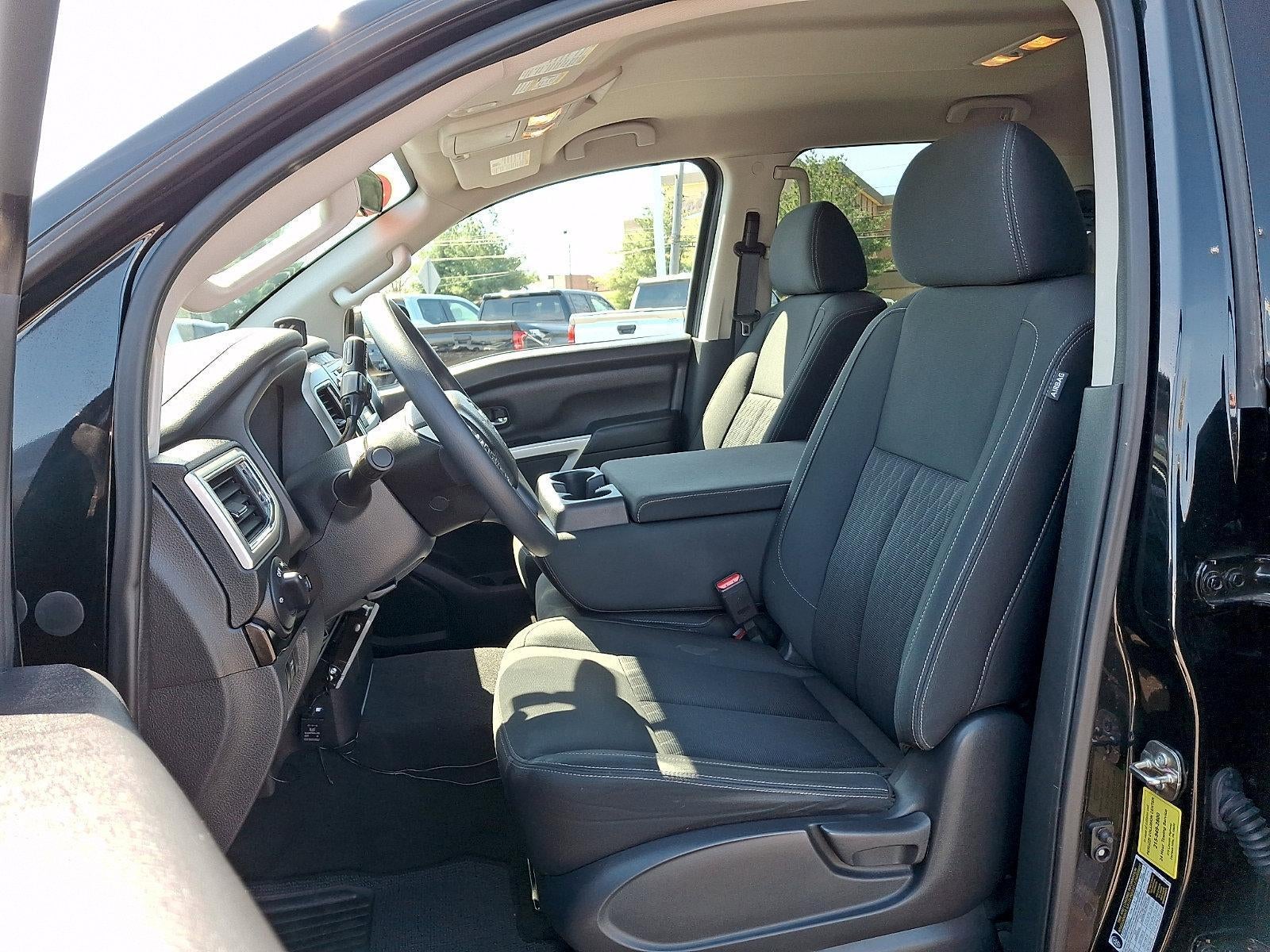 2019 Nissan Titan 4x4 Crew Cab SV